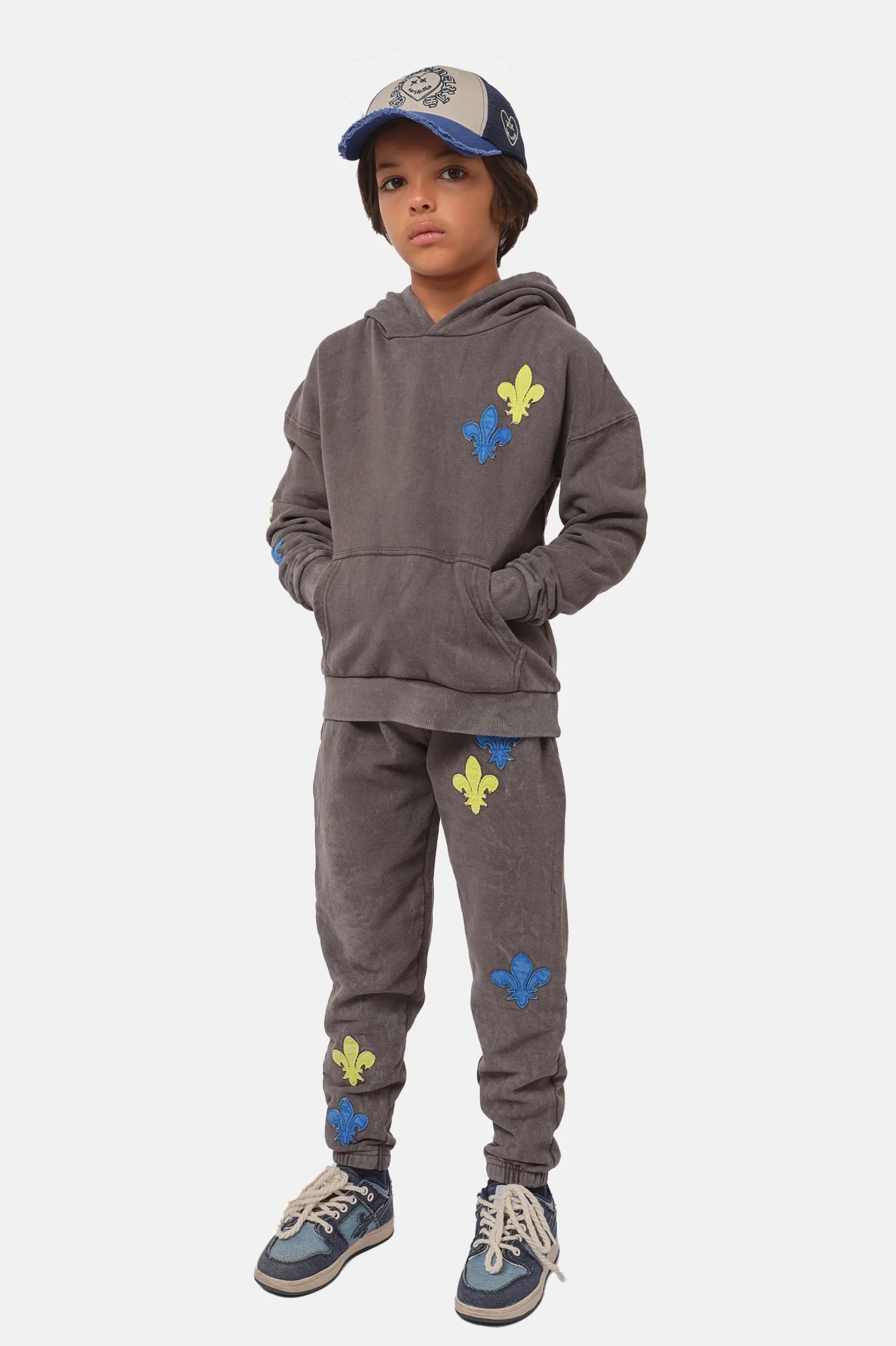 Finley Gris - Image 3
